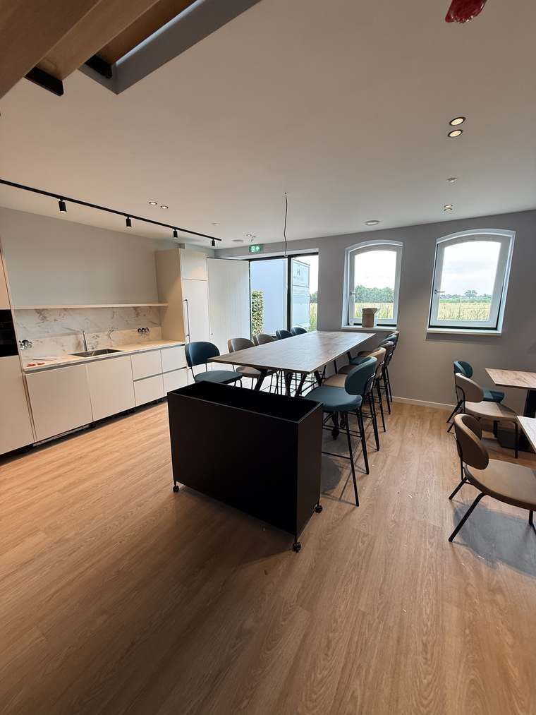 Kantoorinrichting gemonteerd door Assembly Art in Amsterdam