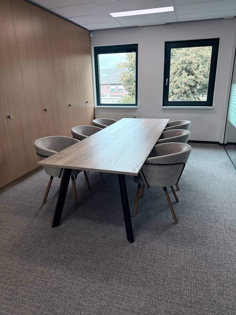 Vergaderruimte met design fauteuils - Assembly Art