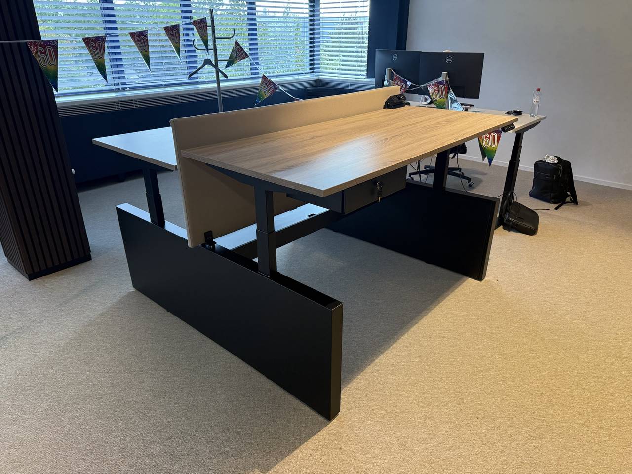 Montageteam van Assembly Art aan het werk